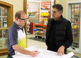 Contractor talking to Architect 