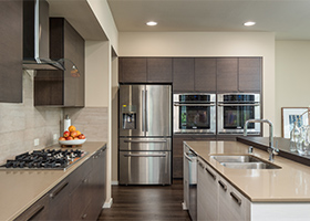 different-size-cabinets-in-contemporary-kitchen