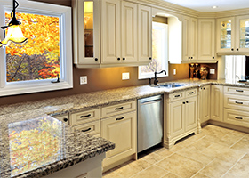 kitchen-with-fresh-granite-countertops